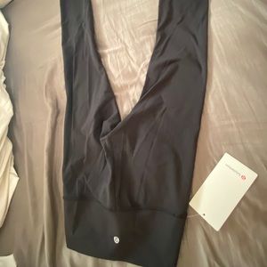 Brand new LULULEMON legging size 4